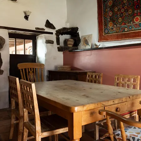 Casa Margarita Vila *